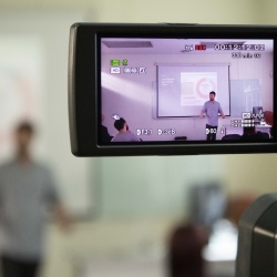 Charla La irrupción del acceso abierto en los procesos de comunicación científica
